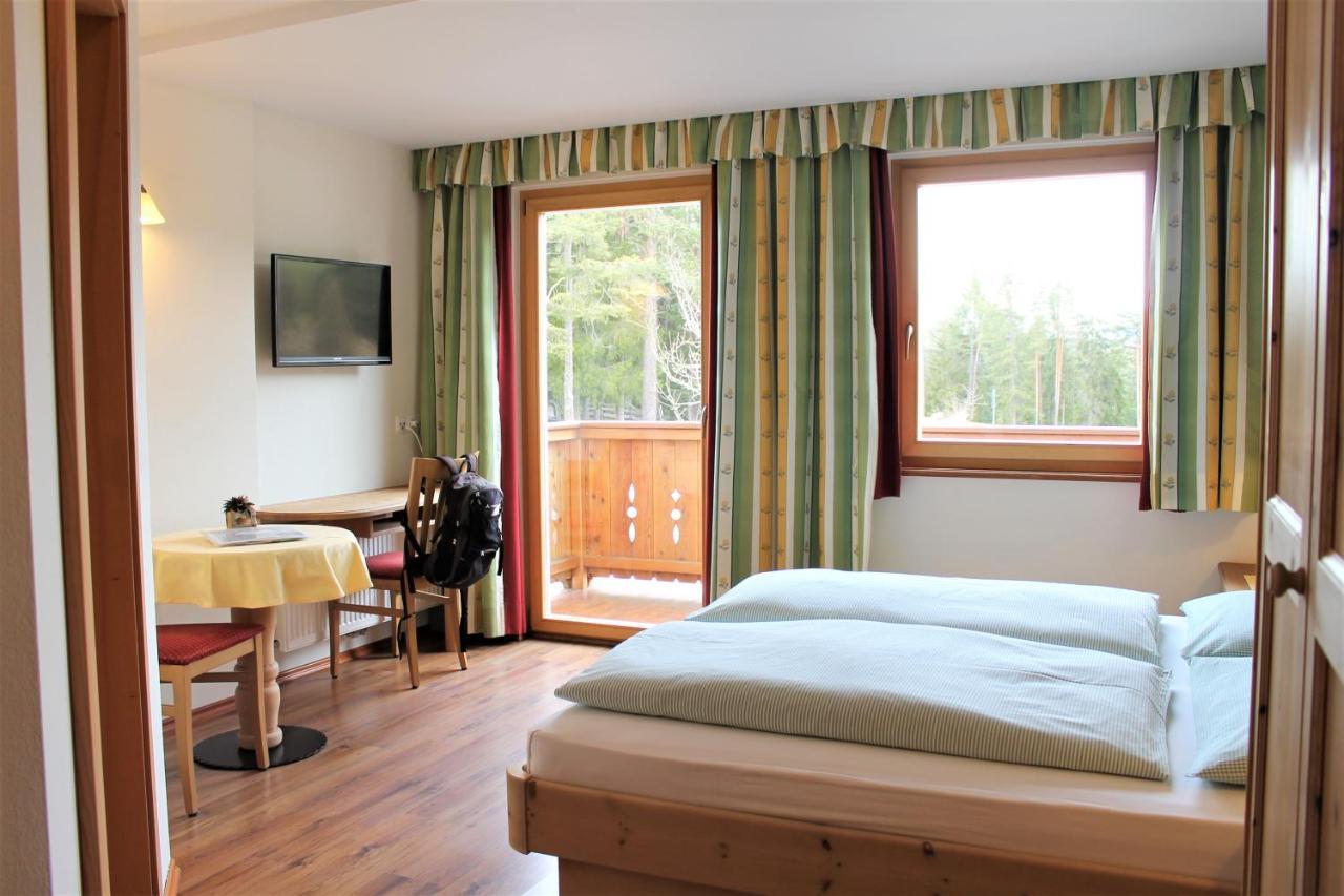 Hotel Landgasthof Laerchenwald Collepietra  Exterior photo