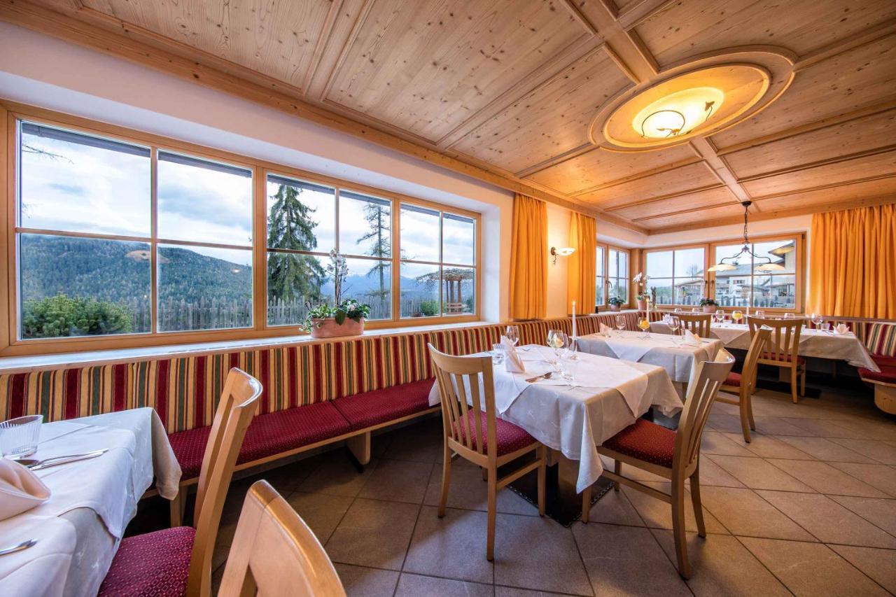 Hotel Landgasthof Laerchenwald Collepietra  Exterior photo